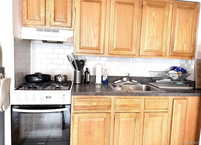 Photo - 58-11 84th Pl Unit 3