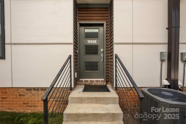 Photo - 1008 Westbrook Dr