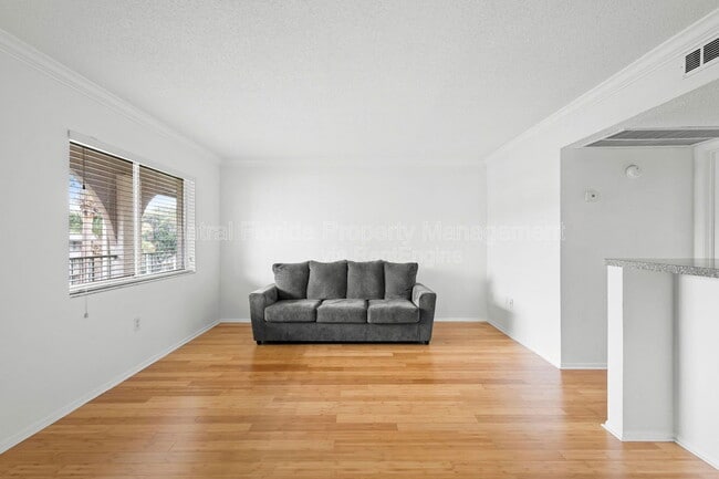 Photo - 123 Blue Pointe Way