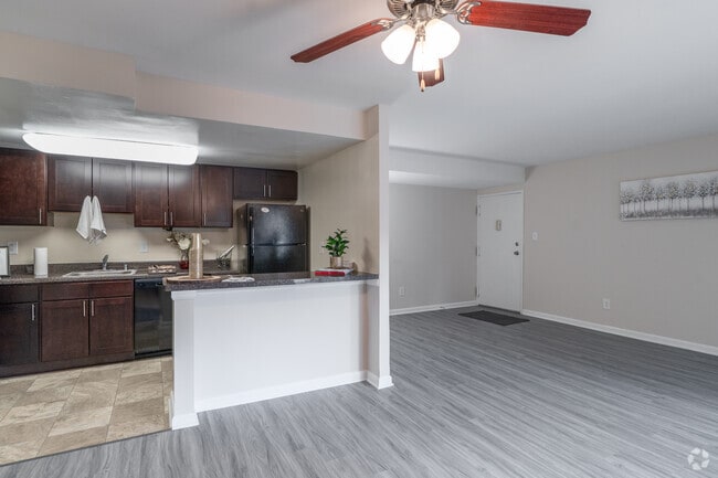 2BR, 2BA - 991SF- Living Room