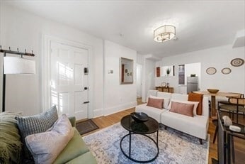 Photo - 102 Revere St Unidad 1