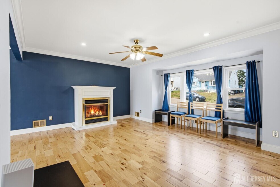 264 E George Pl