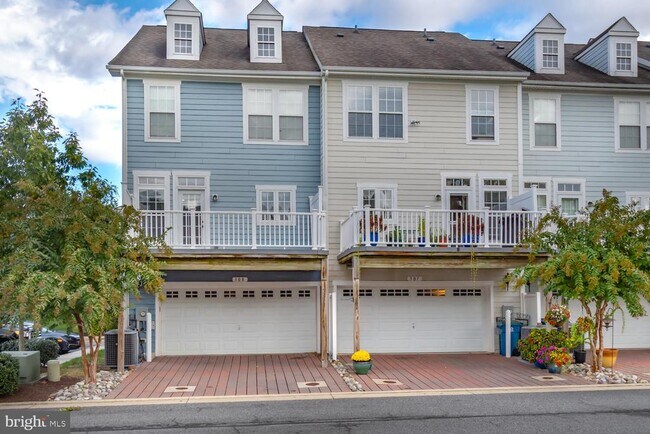 Photo - 300 Dixon St