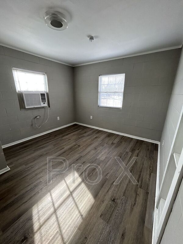 Photo - 1411 S Broadway St