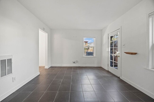 Photo - 1816 Carleton St