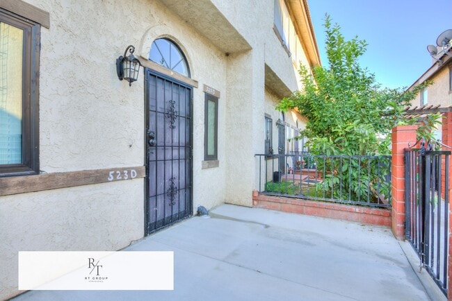 Photo - Fully Remodeled | Spacious & Bright Townhome