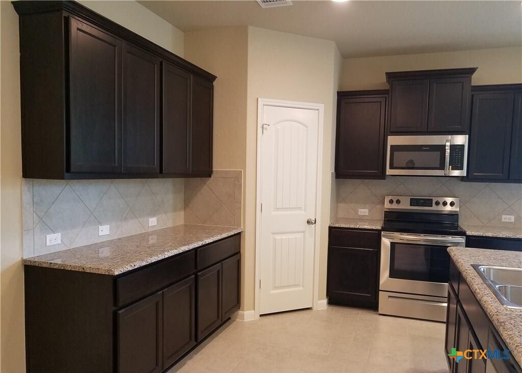 Photo - 2037 Flintshire Dr