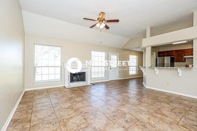 Photo - 3 Bedroom Pet-Friendly Home in La Vergne, TN with Main Street Renewal