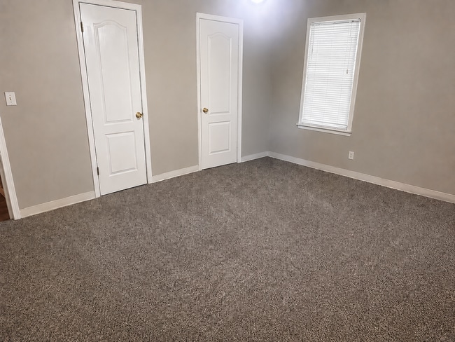 Photo - Adorable 2-Bedroom Gem: Fresh Floors & New Appliances!