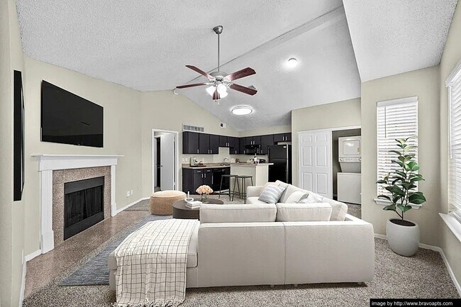 Photo - 2108 Calais Way Unidad 175