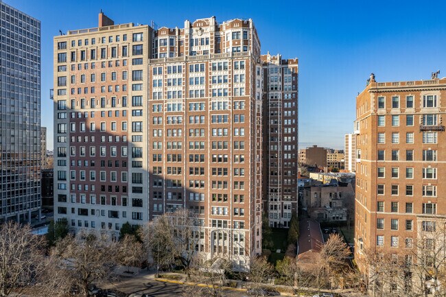 Photo - 2440 N Lakeview Ave