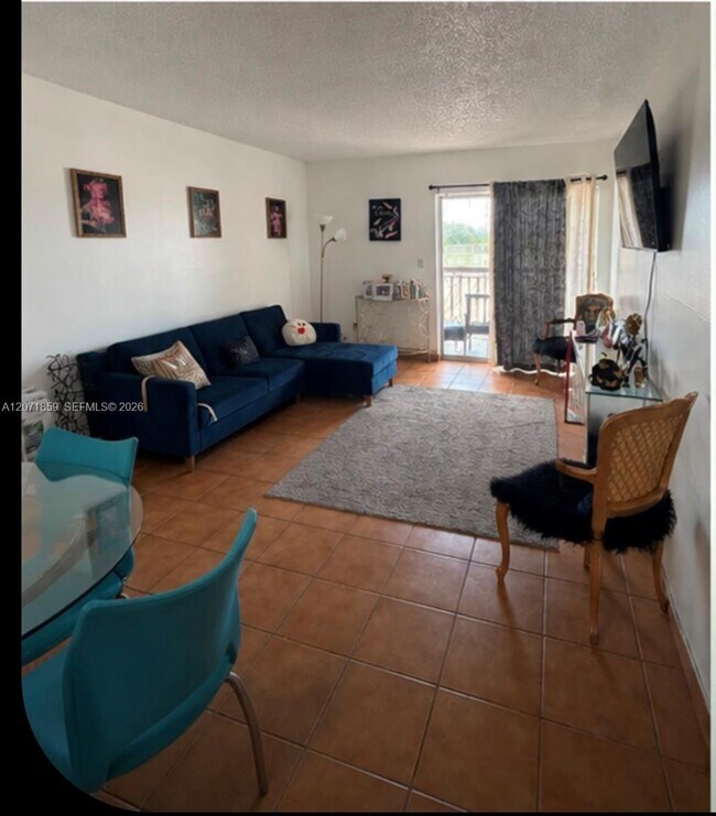 Photo - 3640 NW 9th St Unidad 407