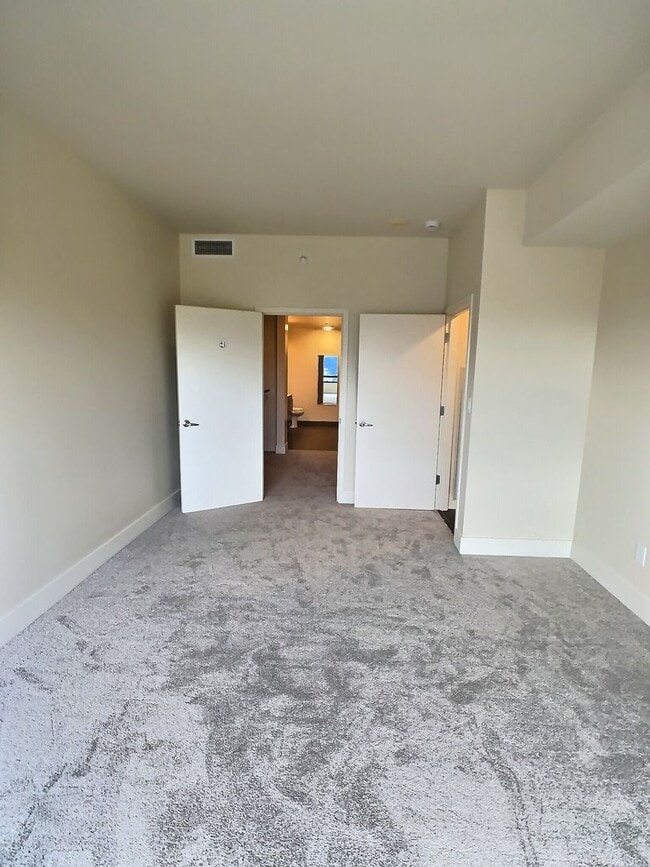 Photo - Fantastic 2 Bedroom/2 Bathroom Condo For R... Unit 503