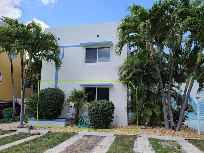 Photo - 3015 Seville St Unit 4