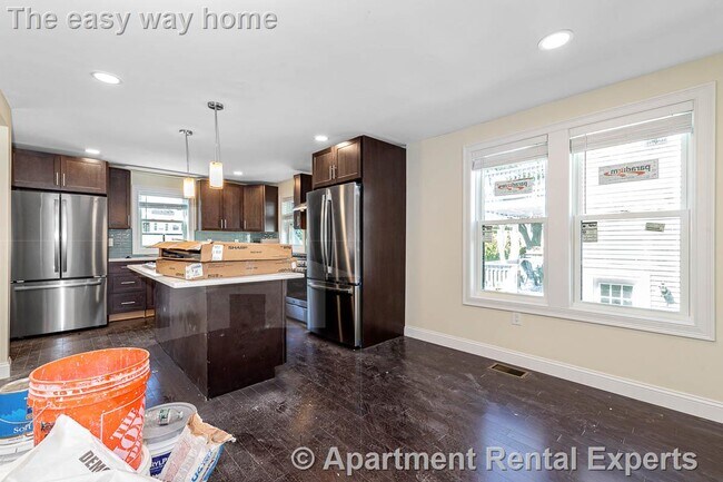 Building Photo - 70 Stanley Ave Unit #1