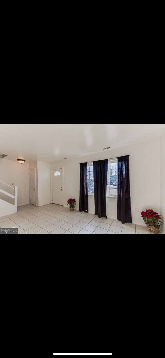 Photo - 905 Bellows Ave