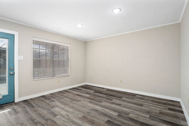 Building Photo - 17114 Beaver Springs Dr Unit 8