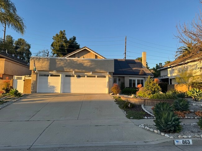 Photo - 863 Woodcrest Ave