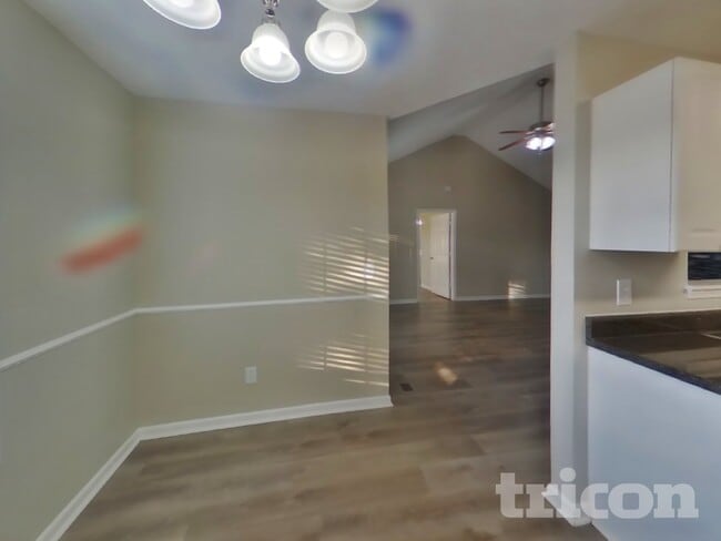 Photo - 121 Willowleaf Ln