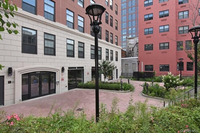 Building Photo - 2 Mill St Unit 5B