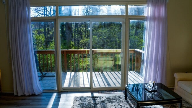 Building Photo - 10946 Rampart Way