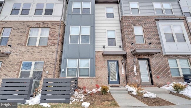 Building Photo - 13170 Arches Rd