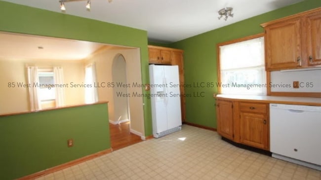 Photo - 259 Leyden Ave SW