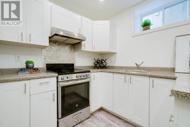 Photo - 27 Coleridge Ave