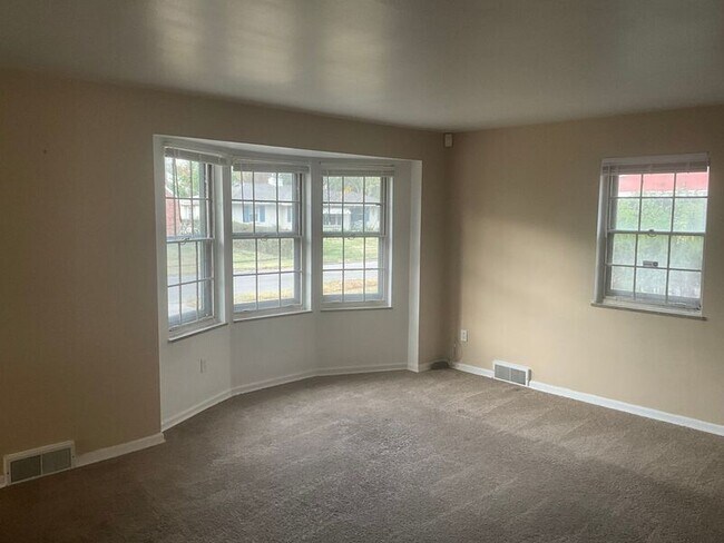 Photo - 907 Golfview Ave