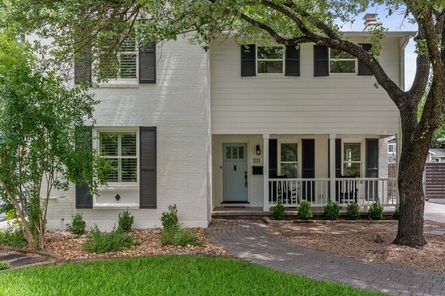 Photo - CHARMING 3-BEDROOM IN THE HEART OF ALAMO HEIGHTS