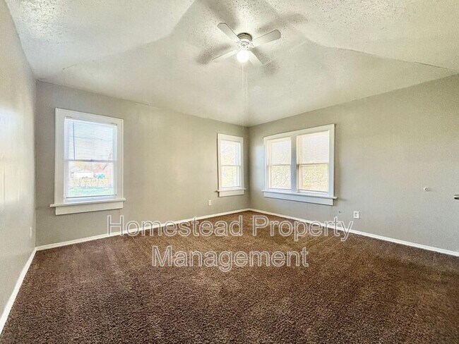 Photo - 521 NW 114th St