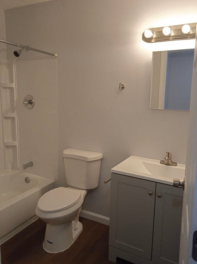 Photo - 2821 Oxford Ln Unit 1