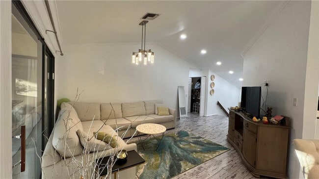 5580 Coach House Cir Unit F