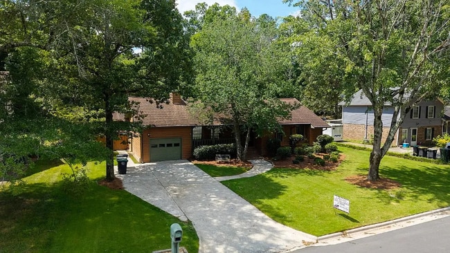 Building Photo - 127 Leafmore Rd SW Rental