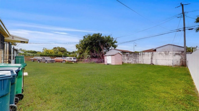 Photo - 830 NW 3rd St