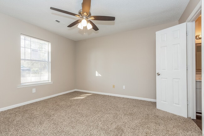 Photo - 1585 Patterson Ln