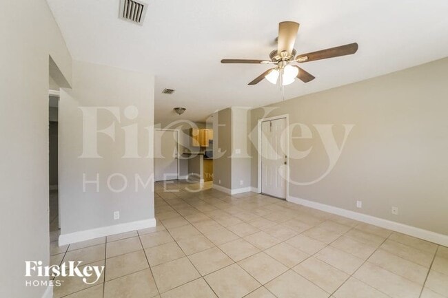 Photo - 341 NE 34th Ct