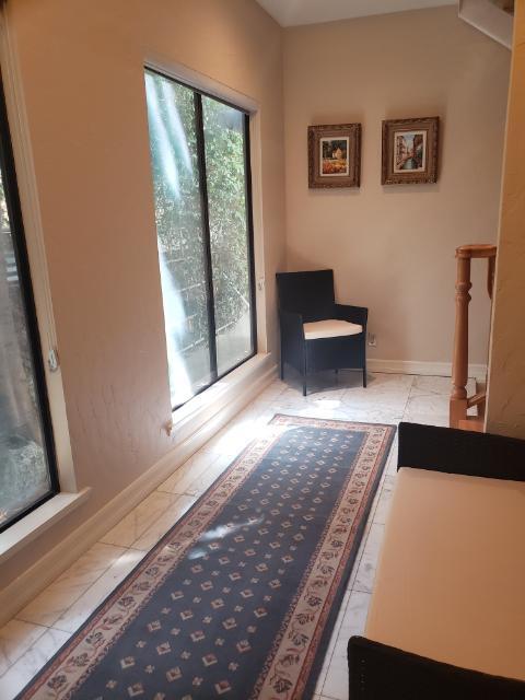 Entry Foyer - 1432 W 16th St Unidad Studio