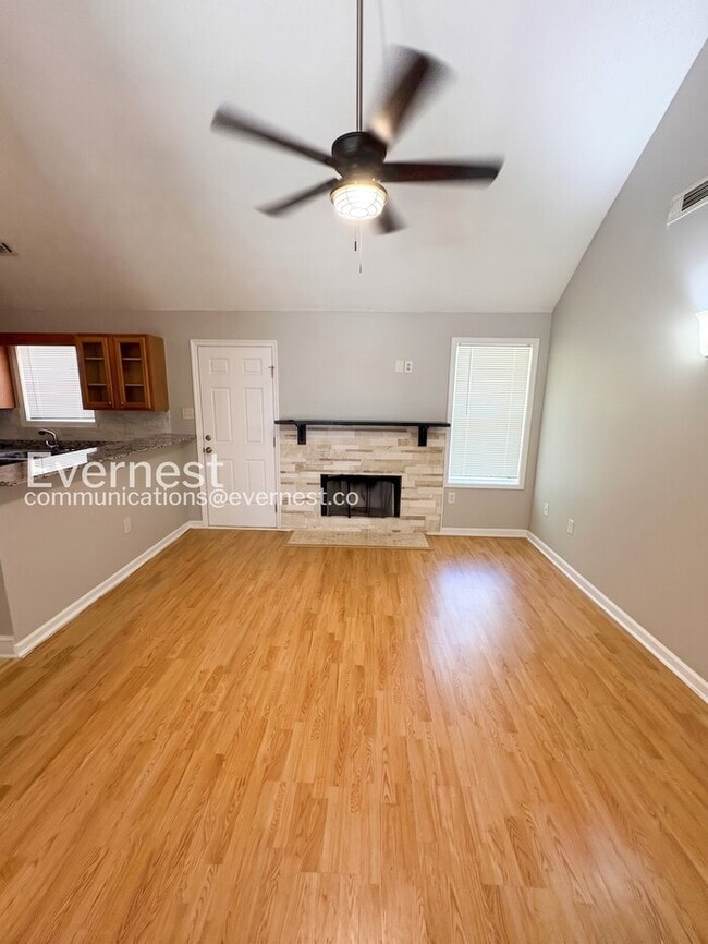 Photo - 228 Nina Cir