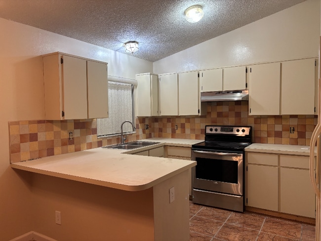 Photo - 2039 Garwood Dr