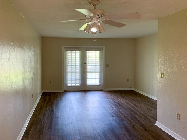 Photo - 2/2 Ground Floor Condo Unit in Oakbrook Availabl...