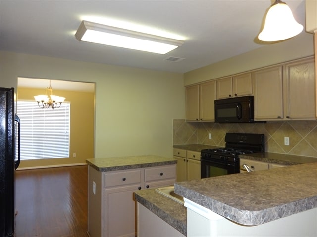 Photo - 16727 Foursquare Dr