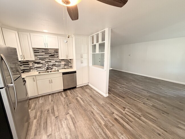 Photo - 5498 Carlson Dr