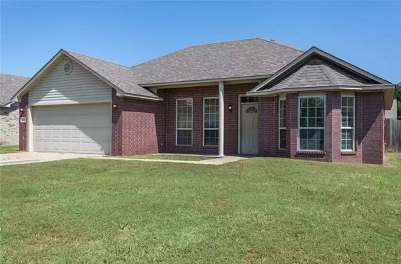 Photo - 2624 Red Oak Dr House