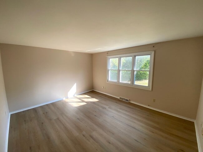 Photo - 2 Bedroom, 1.5 Bath Duplex Available for R...