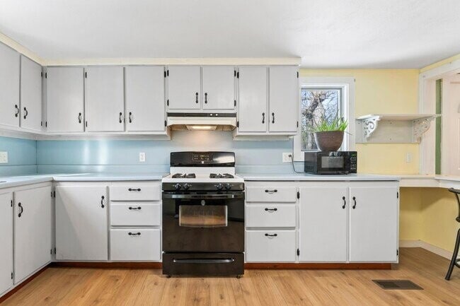 Photo - 410 Boothby Rd