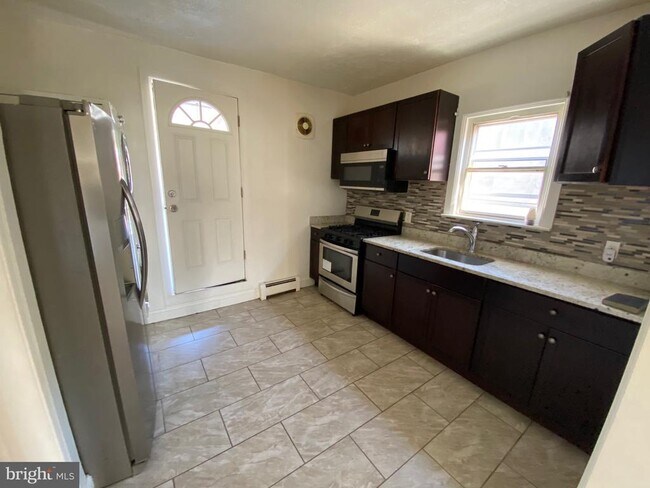 Photo - 2320 Anoka Ave