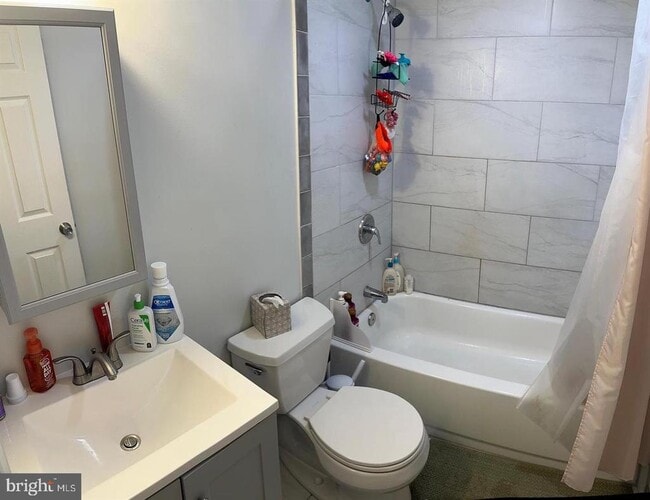 Photo - 1054 Avenue B