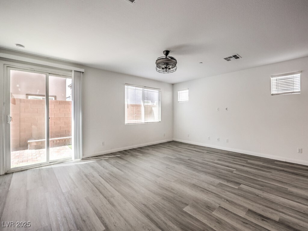 Photo - 6077 Castle Gardens Ave