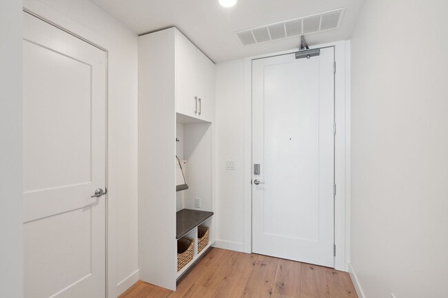 Photo - 1212 Demonbreun St Unidad 1211